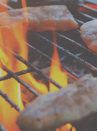 Bufet s roštiljem i roštiljanjem (BBQ) Bufet s roštiljem i roštiljanjem (BBQ)